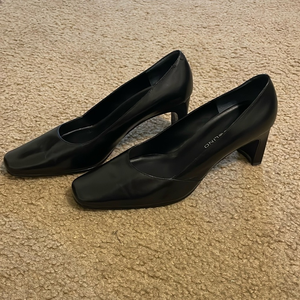Bandolino pumps